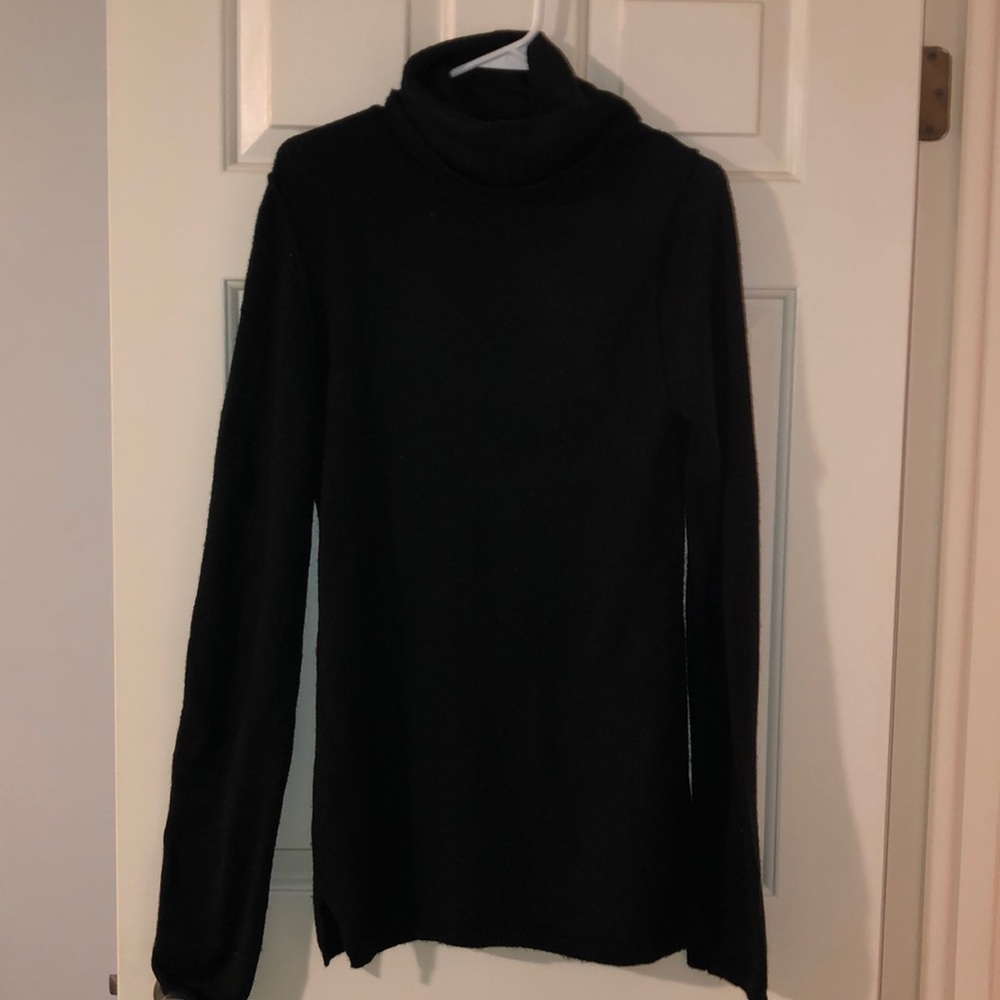 Black Turtleneck Sweater 🖤